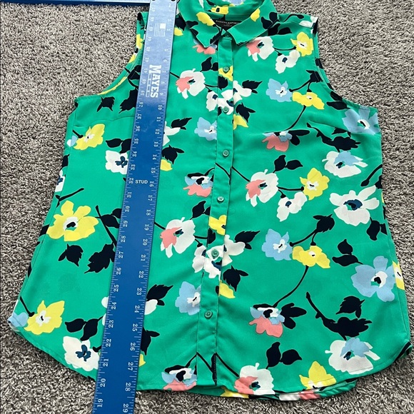 Banana Republic Women’s Green Floral Classic Fit Sleeveless Button Shirt -Size M - Picture 7 of 8